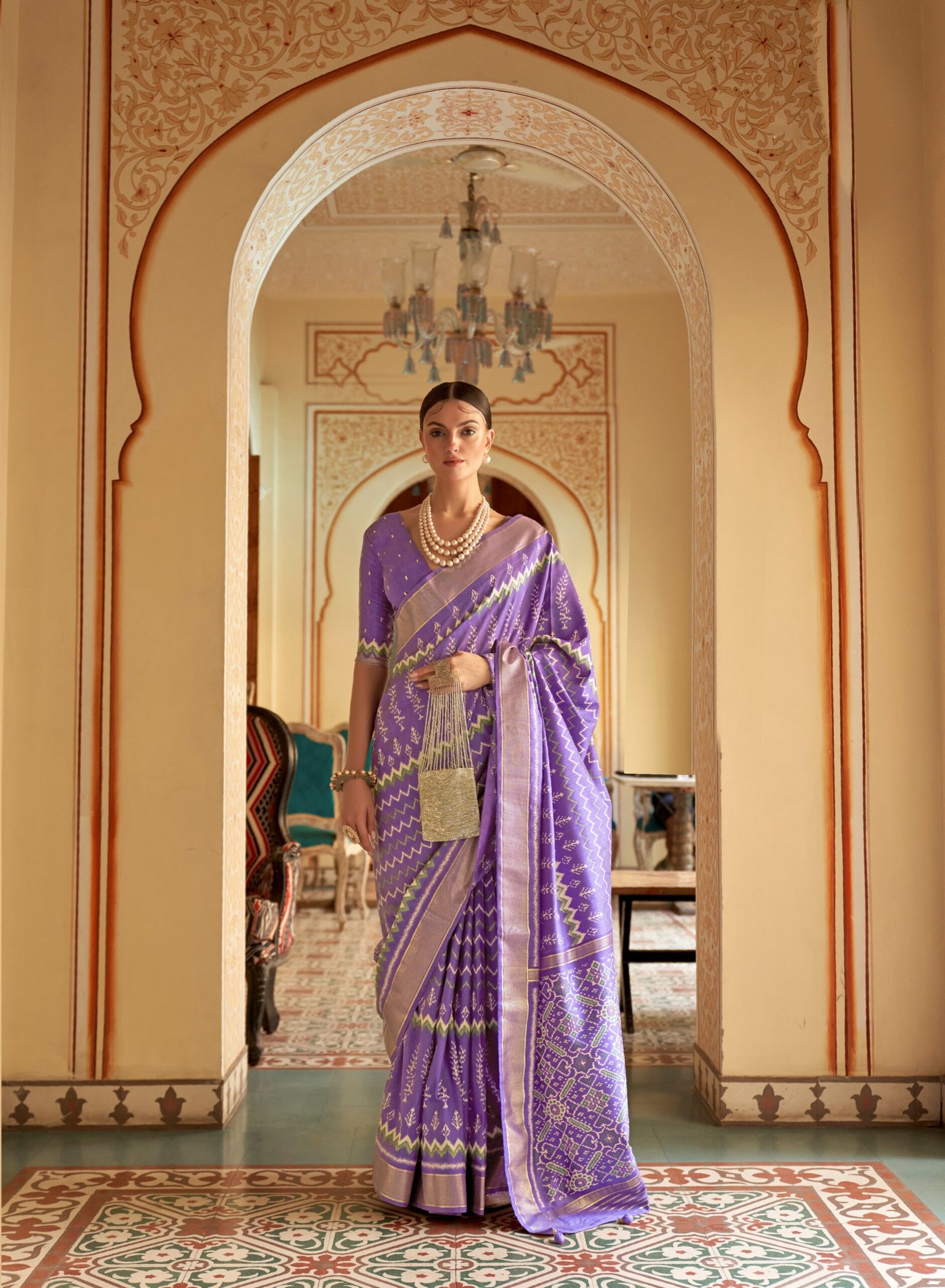 floral-print-saree-with-zari-border